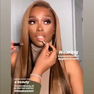 Meet your Posher, Amina